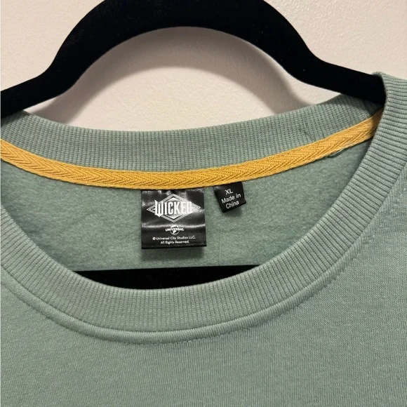 Women's Extra Large Wicked Fleece Pullover
Sweatshirt -Elphaba Sage Green XL NWT - Picture 5 of 8